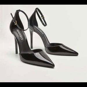NWT MANGO - Black single strap pumps, patent finish.